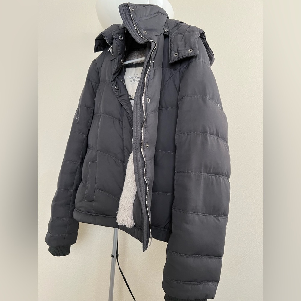 A&F winter down jacket: warm & durable